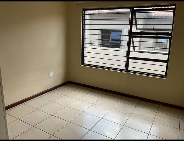3 BEDROOM FREEHOLD FOR SALE IN SAGEWOOD